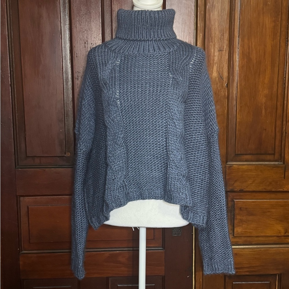NWT Glam Boutique Blue Knitted Turtleneck Sweater Size M/L